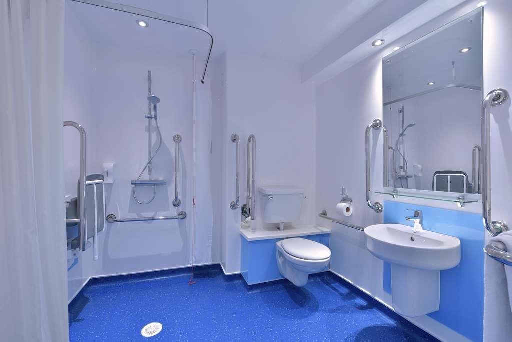 Travelodge Chester Central Habitación foto