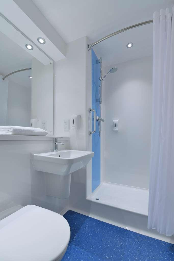 Travelodge Chester Central Habitación foto